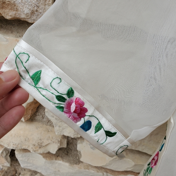 Asian White Sheer Floral Embroidered Trim Chinese Cover Up Top NWT Size M - Picture 5 of 7